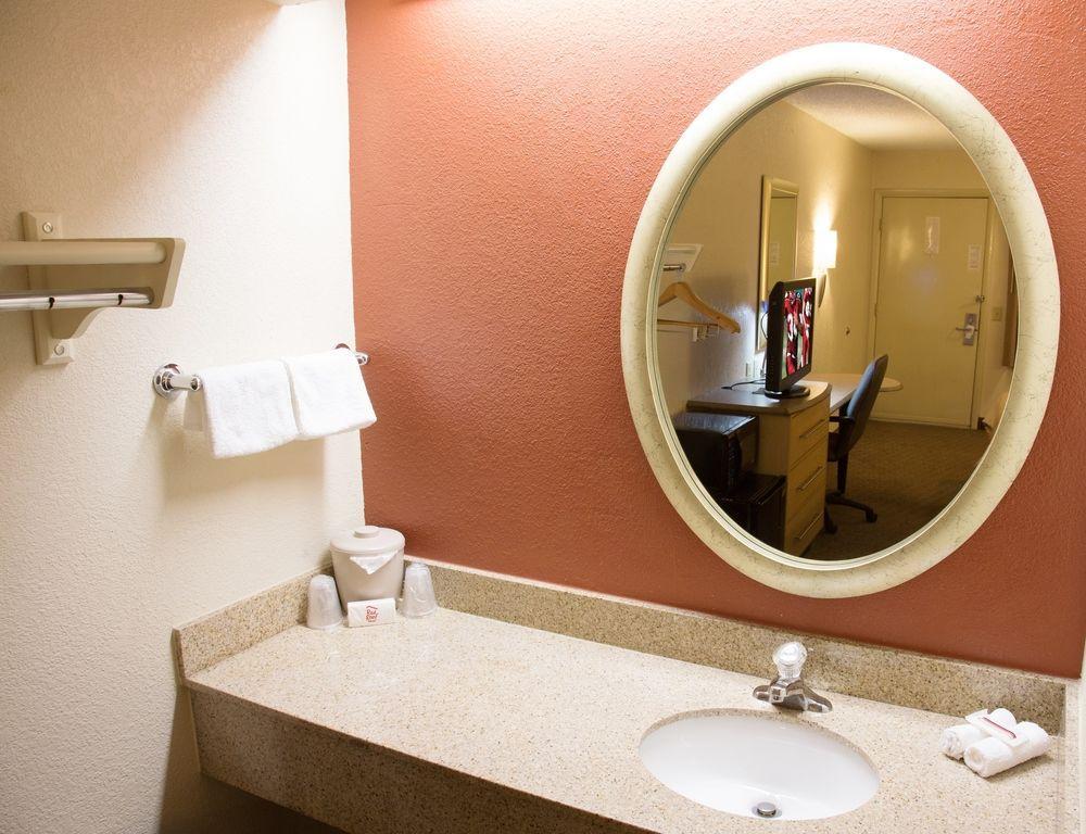Red Roof Inn Detroit - Roseville St Clair Shores Esterno foto